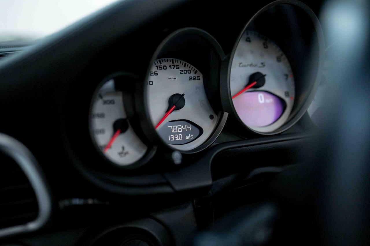 Porsche 911 Turbo S Cabriolet 2011