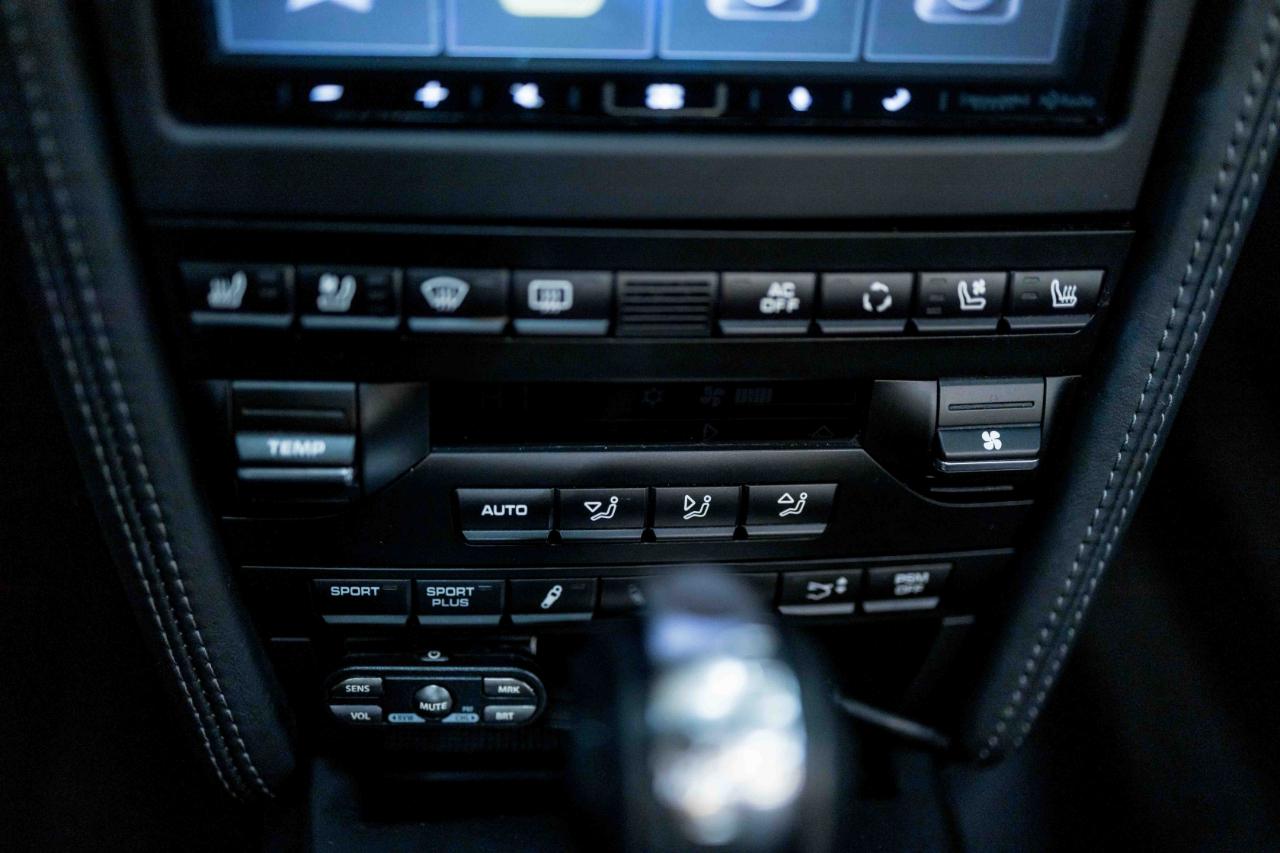 Porsche 911 Turbo S Cabriolet 2011