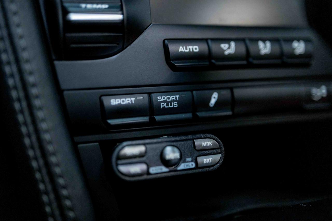 Porsche 911 Turbo S Cabriolet 2011