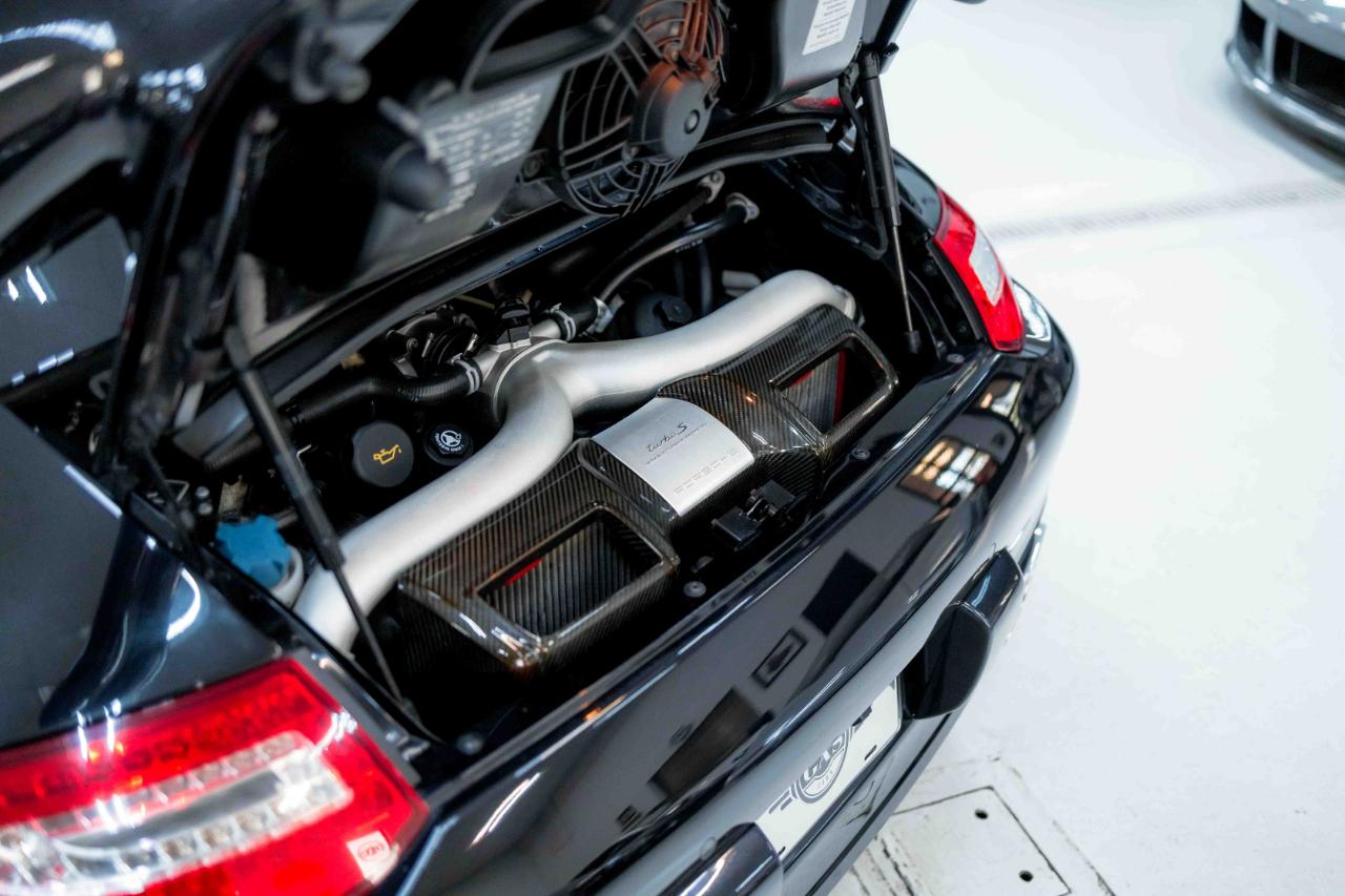 Porsche 911 Turbo S Cabriolet 2011