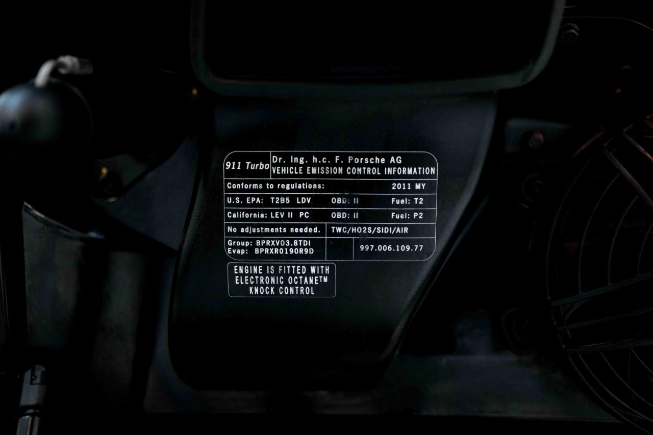 Porsche 911 Turbo S Cabriolet 2011