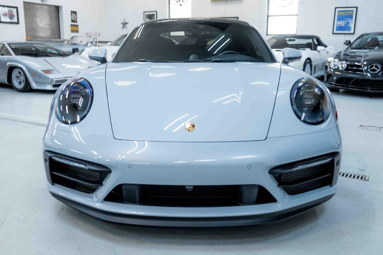 Porsche 911 Carrera GTS 2024