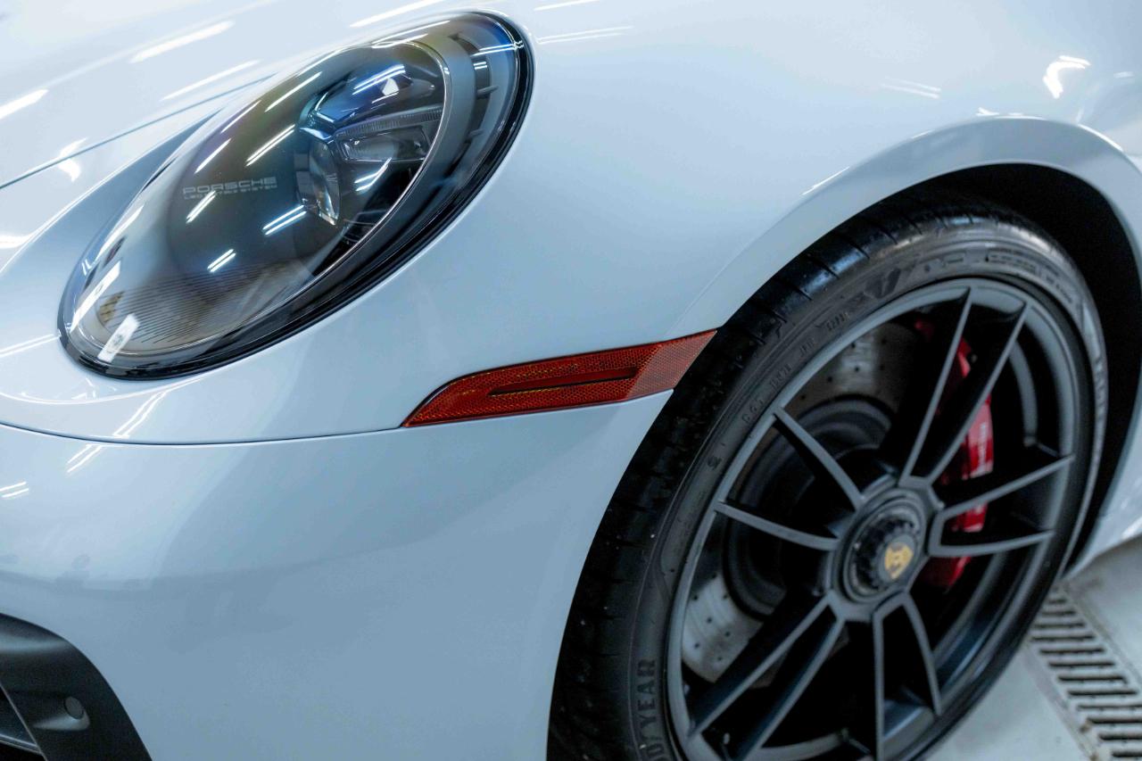 Porsche 911 Carrera GTS 2024