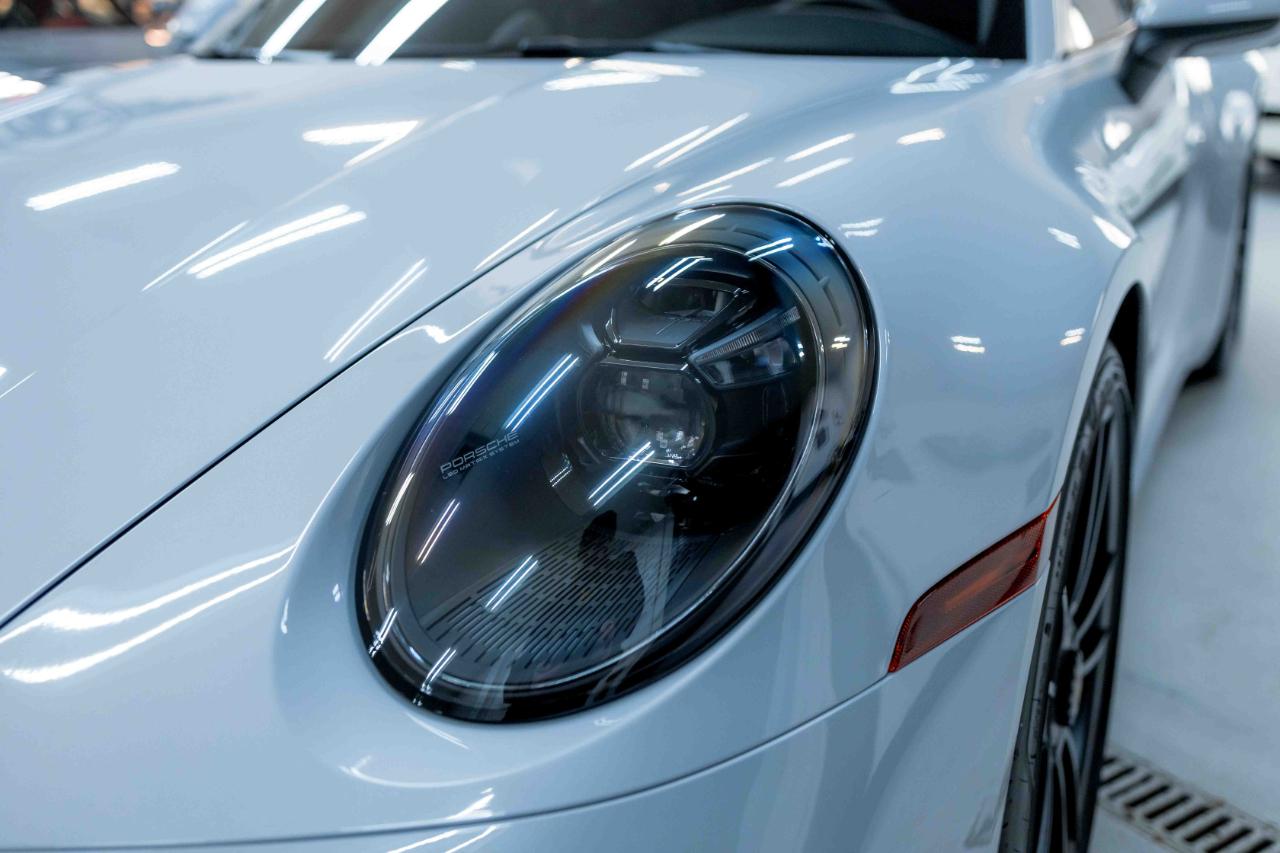 Porsche 911 Carrera GTS 2024