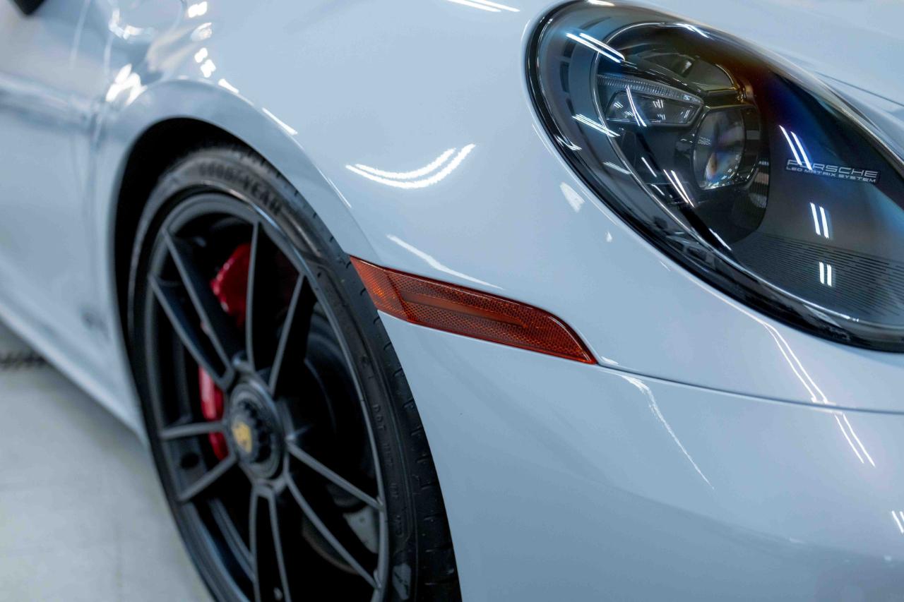 Porsche 911 Carrera GTS 2024