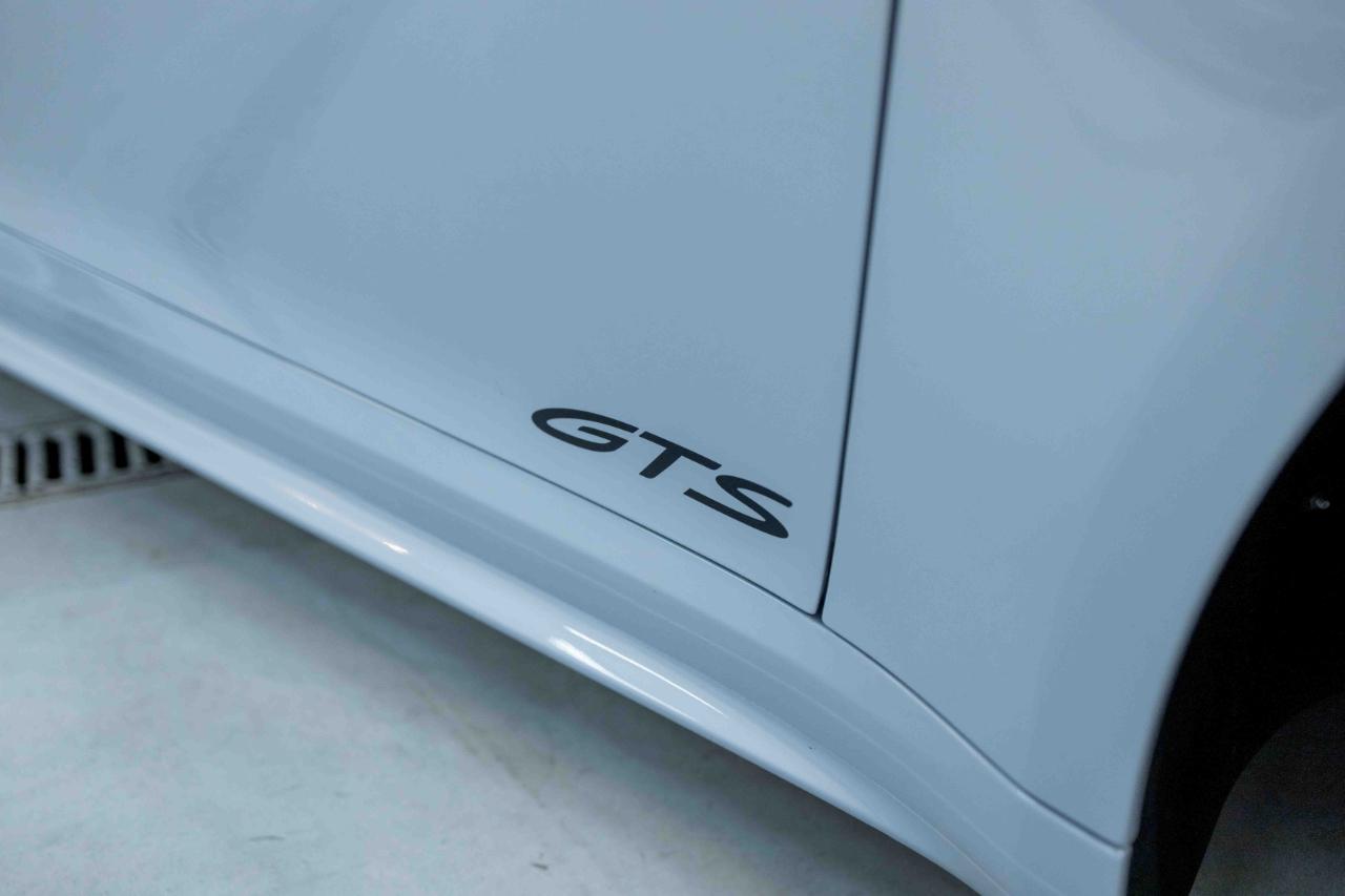 Porsche 911 Carrera GTS 2024