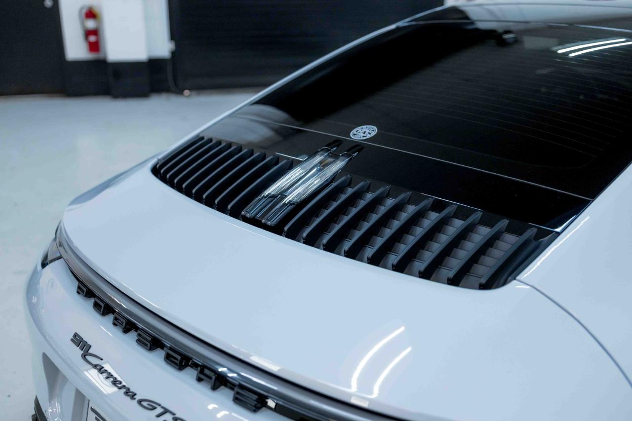 Porsche 911 Carrera GTS 2024