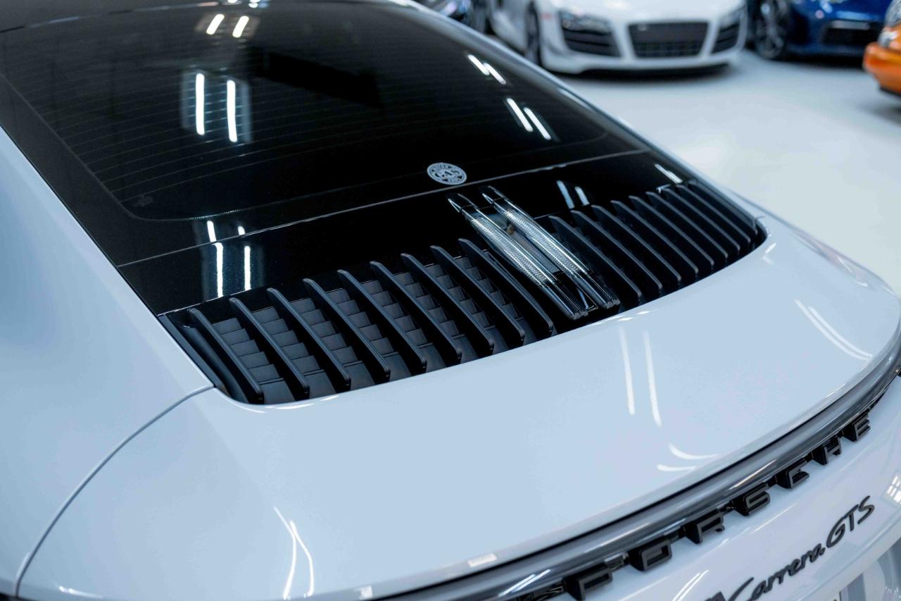 Porsche 911 Carrera GTS 2024