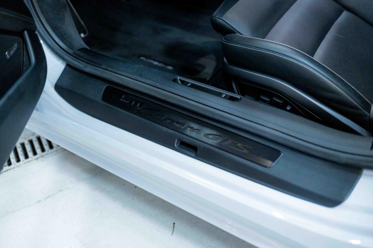 Porsche 911 Carrera GTS 2024