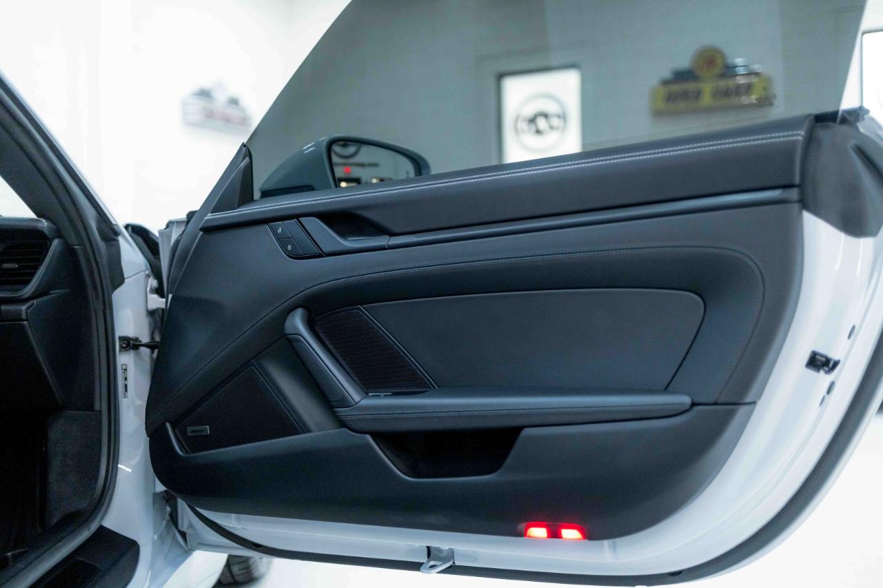 Porsche 911 Carrera GTS 2024