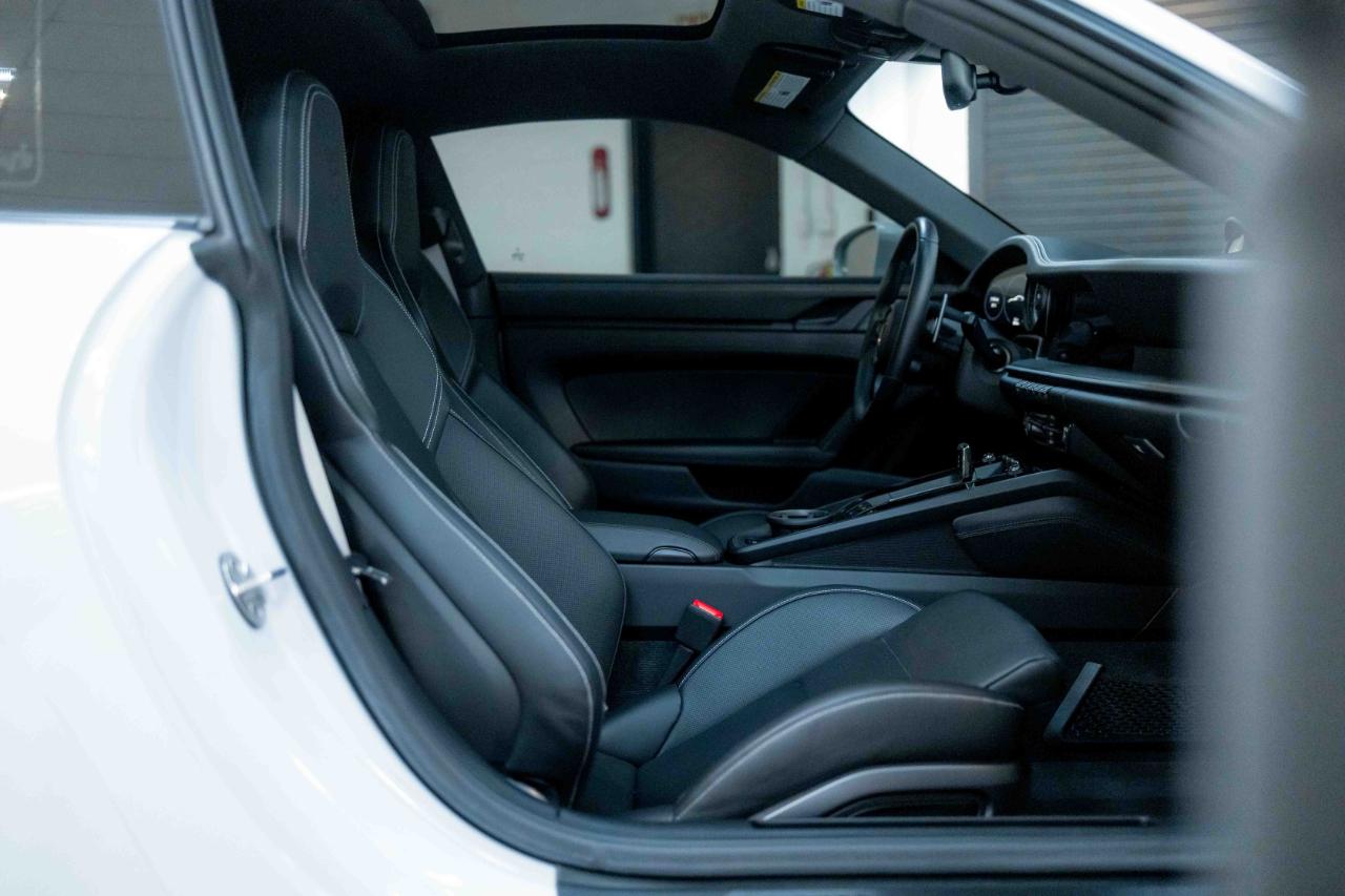 Porsche 911 Carrera GTS 2024