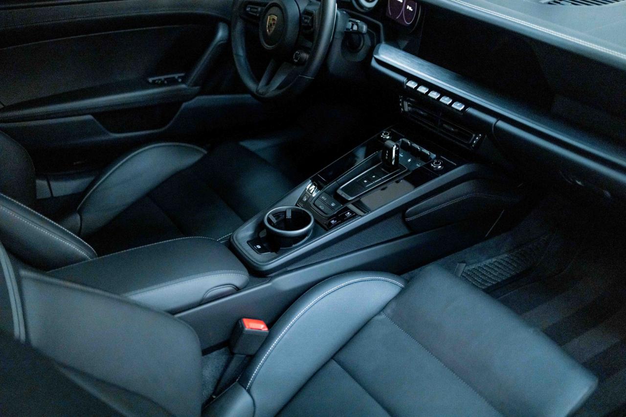 Porsche 911 Carrera GTS 2024