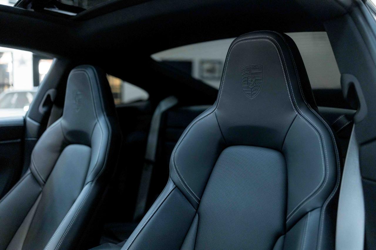 Porsche 911 Carrera GTS 2024