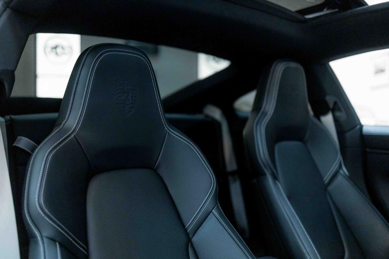 Porsche 911 Carrera GTS 2024