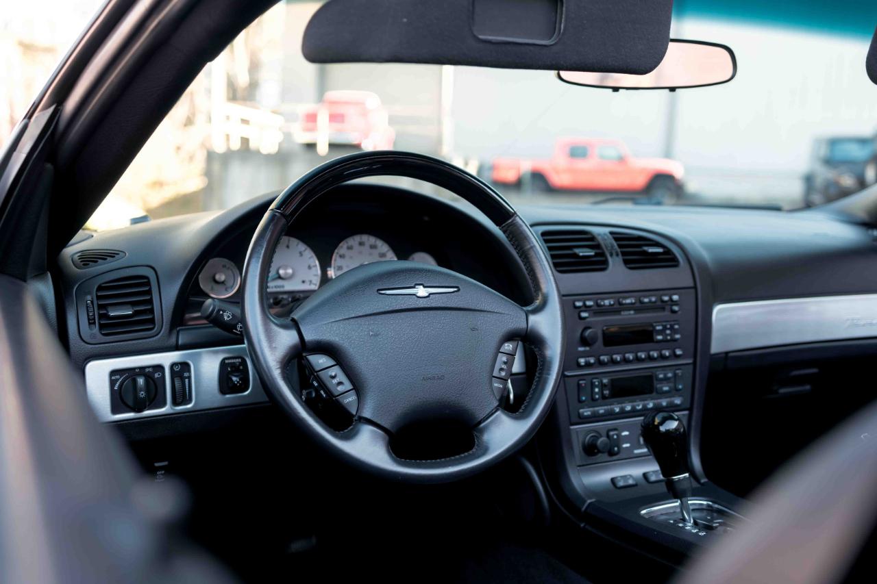 Ford Thunderbird Deluxe 2003