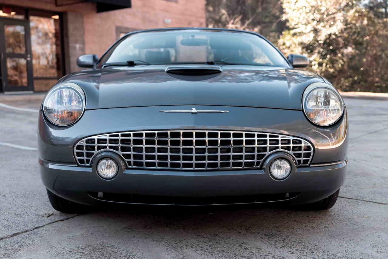 Ford Thunderbird Deluxe 2003