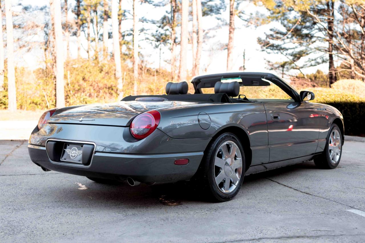 Ford Thunderbird Deluxe 2003