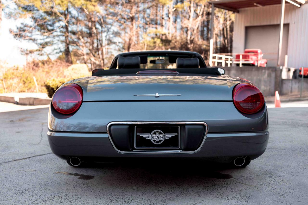 Ford Thunderbird Deluxe 2003