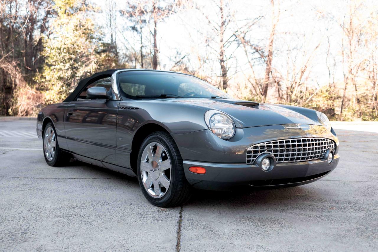 Ford Thunderbird Deluxe 2003