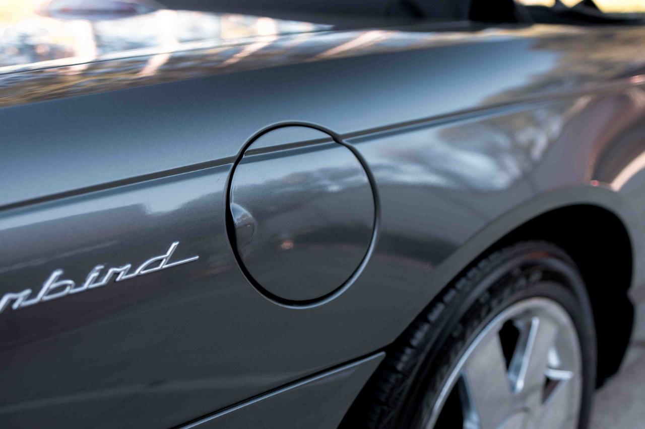 Ford Thunderbird Deluxe 2003