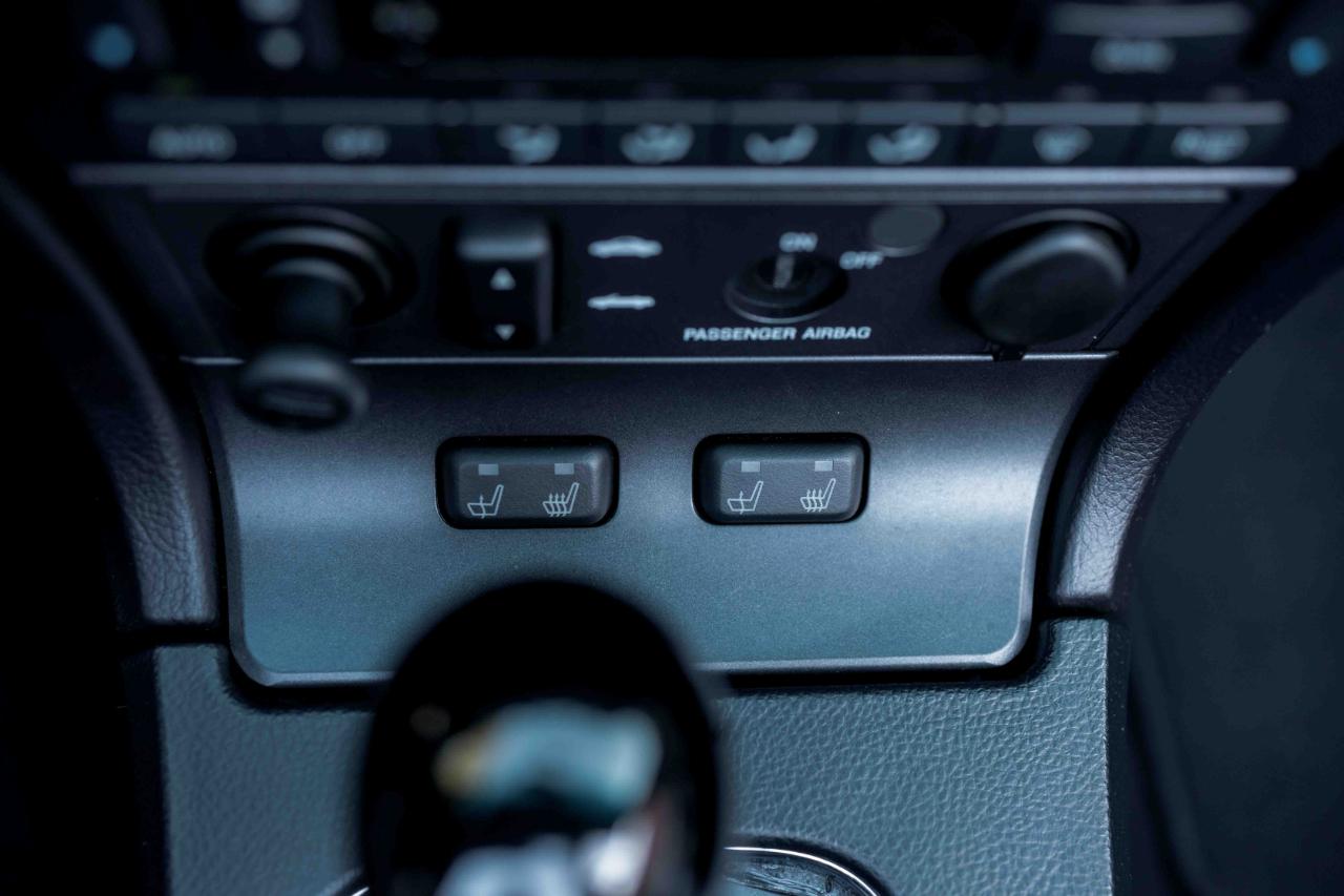 Ford Thunderbird Deluxe 2003