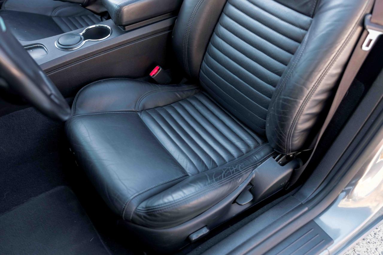 Ford Thunderbird Deluxe 2003