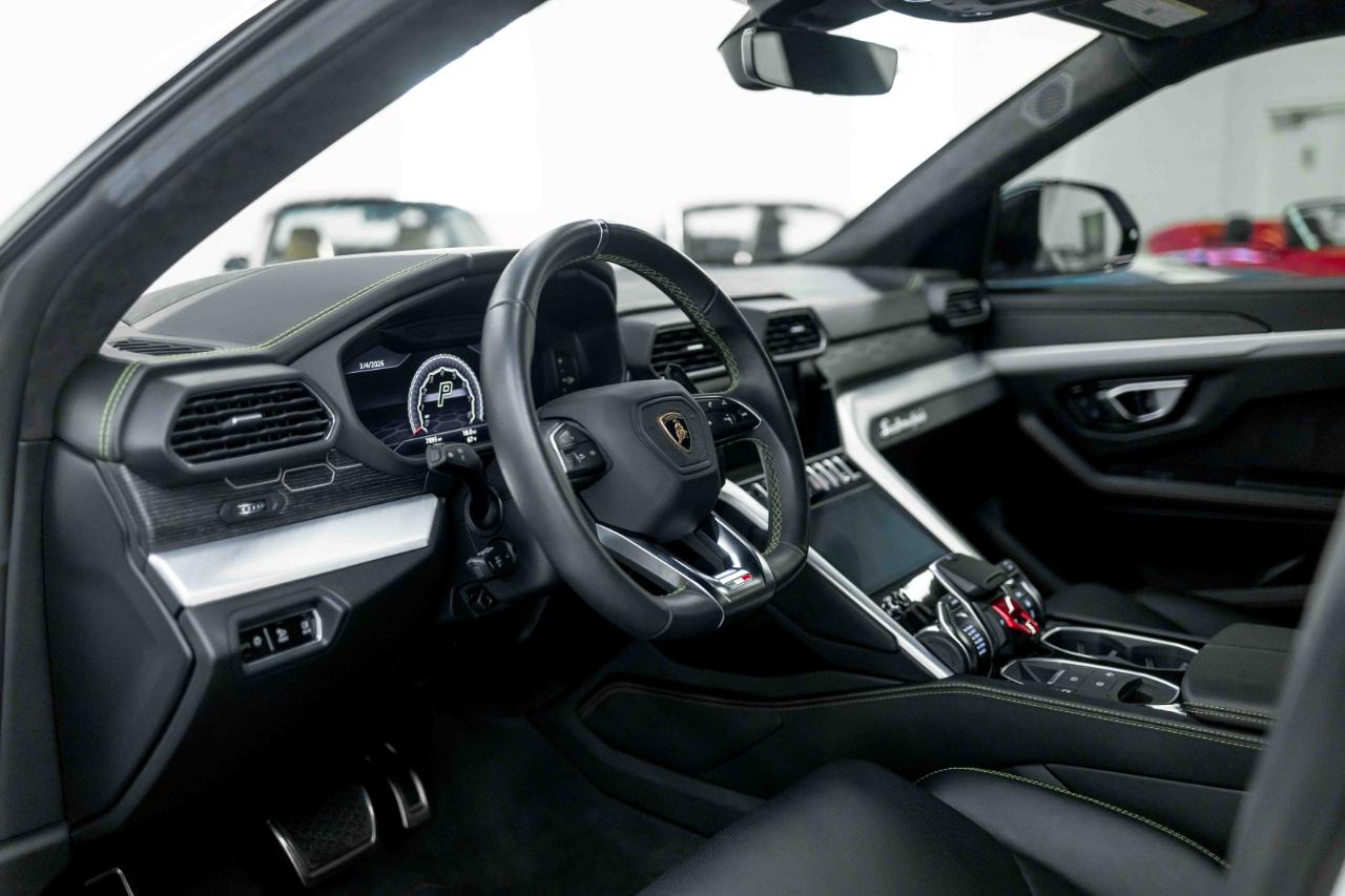 Lamborghini Urus Base 2020