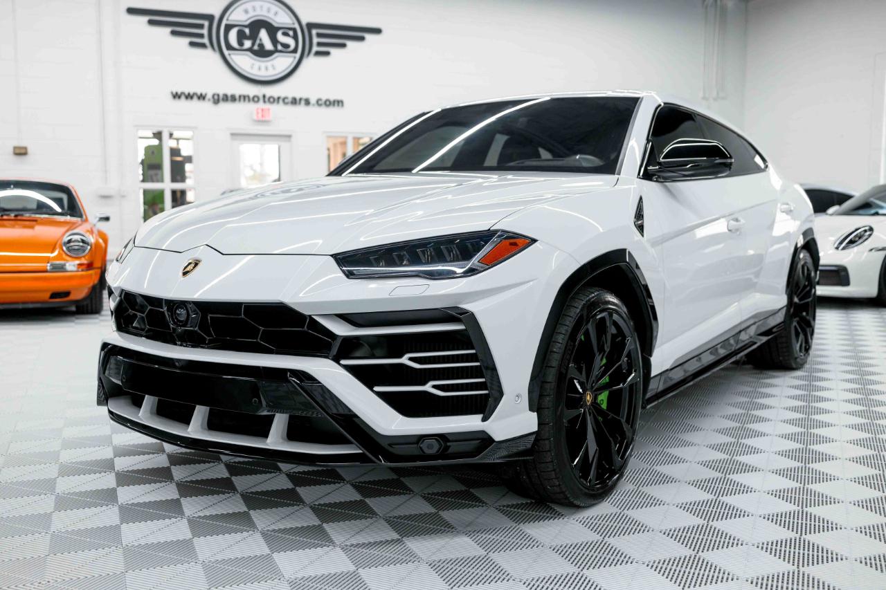 Lamborghini Urus Base 2020