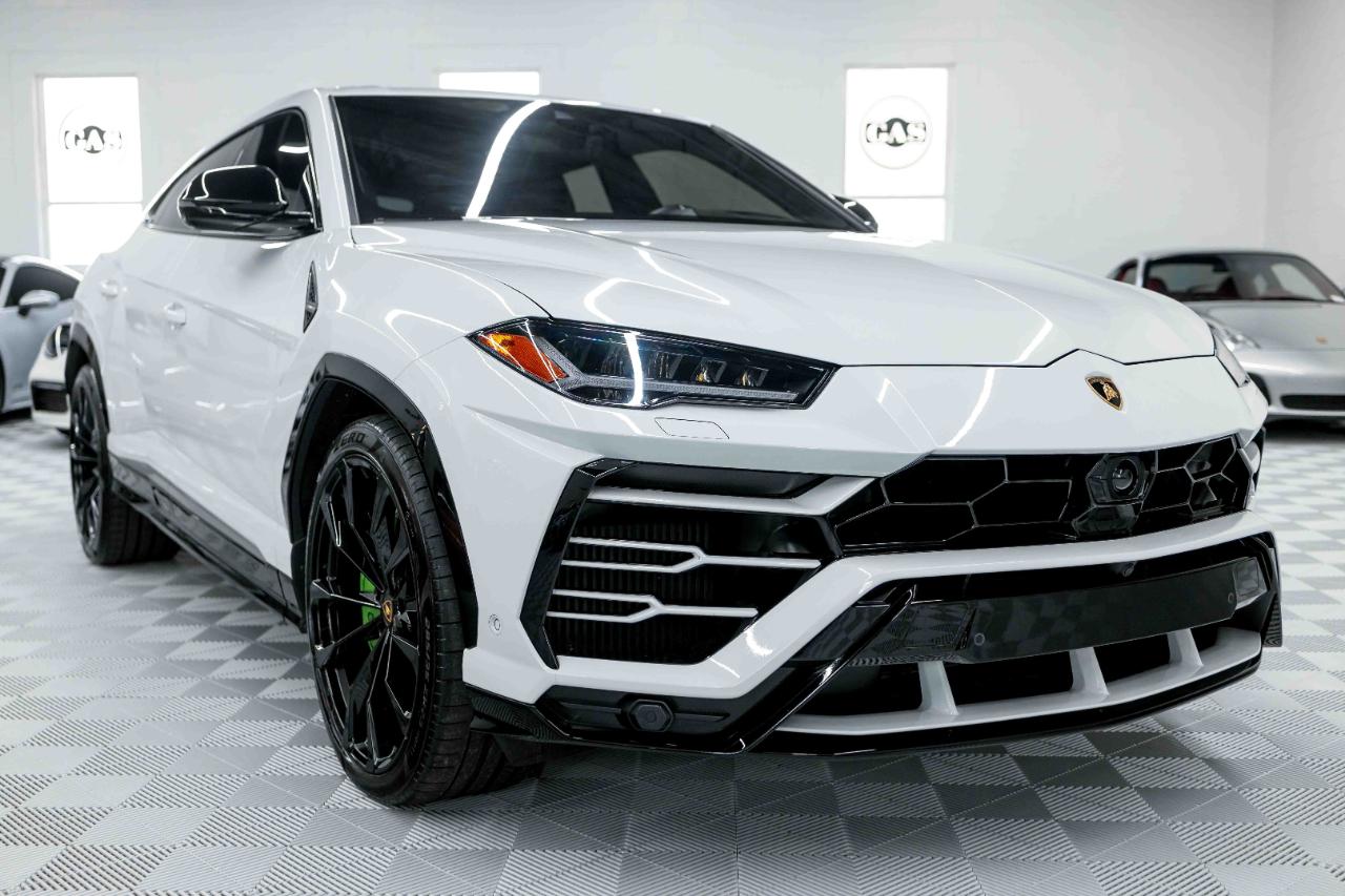 Lamborghini Urus Base 2020
