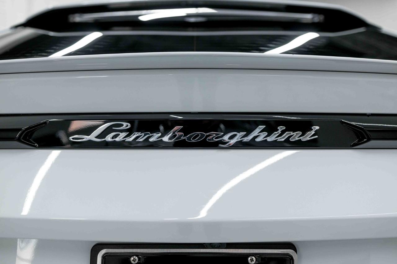 Lamborghini Urus Base 2020