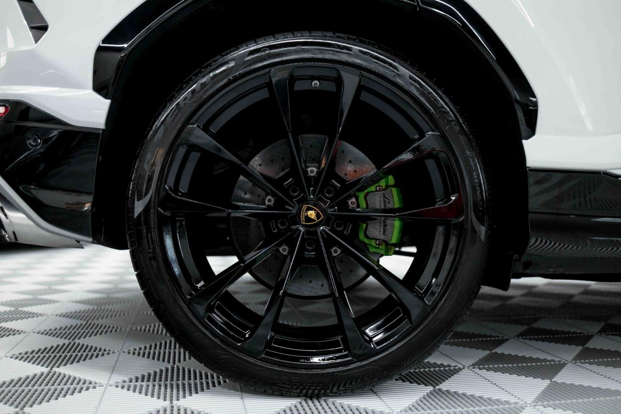 Lamborghini Urus Base 2020