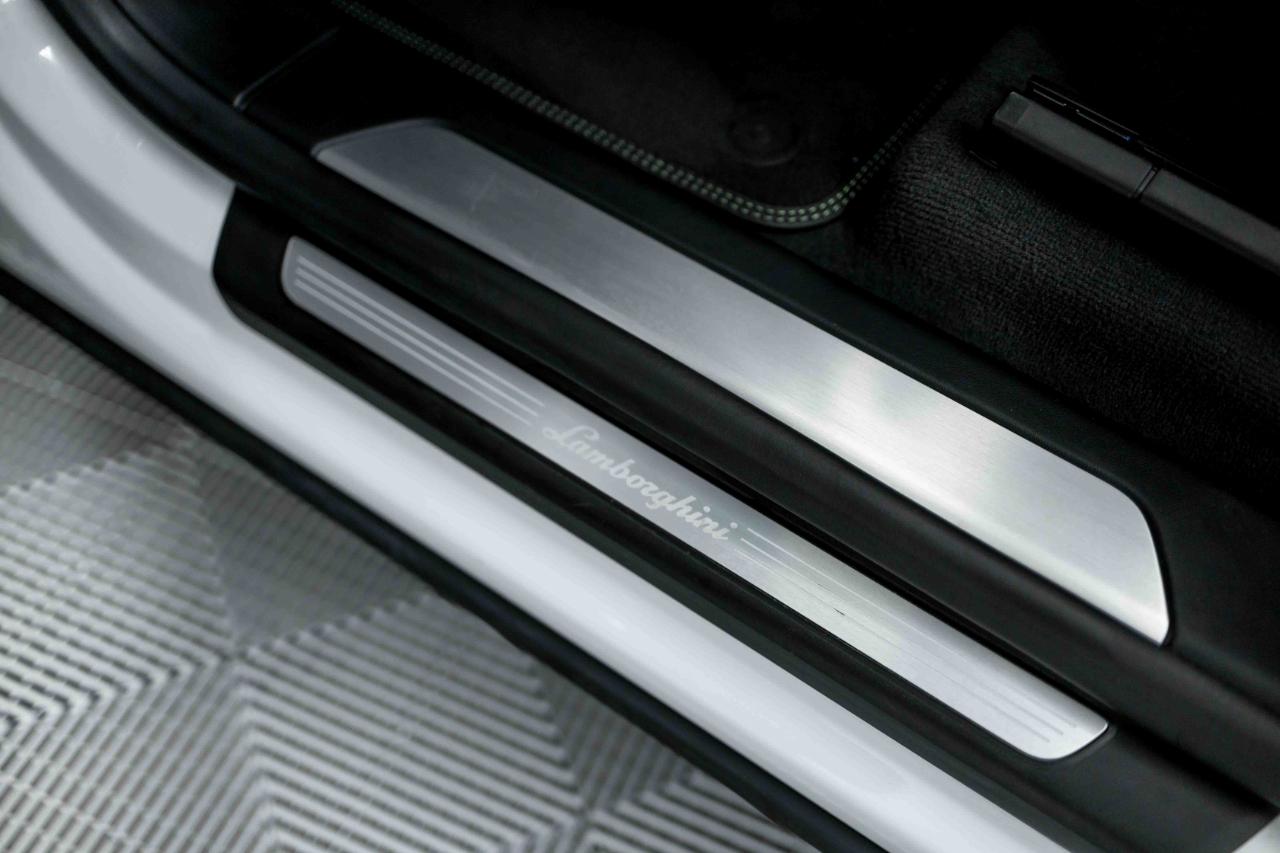 Lamborghini Urus Base 2020