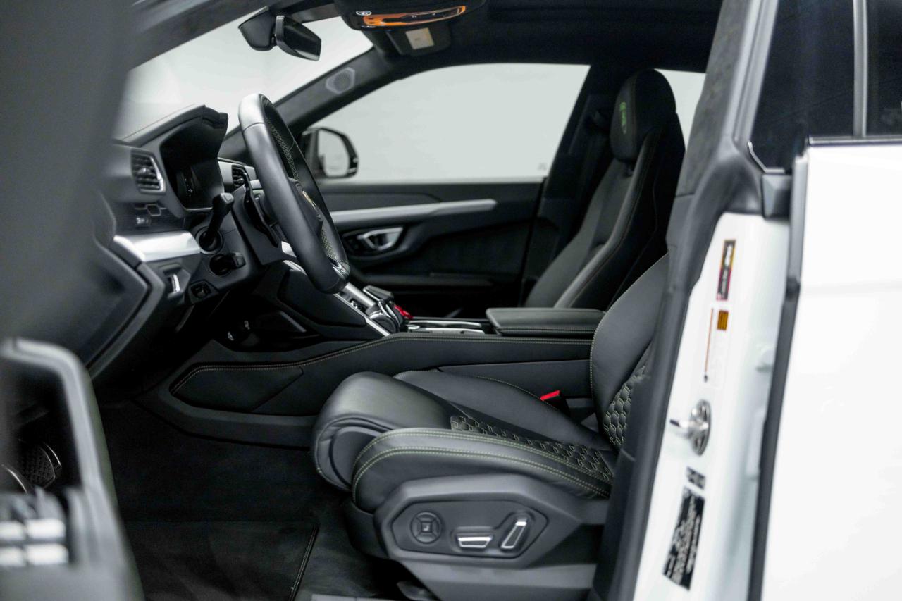 Lamborghini Urus Base 2020