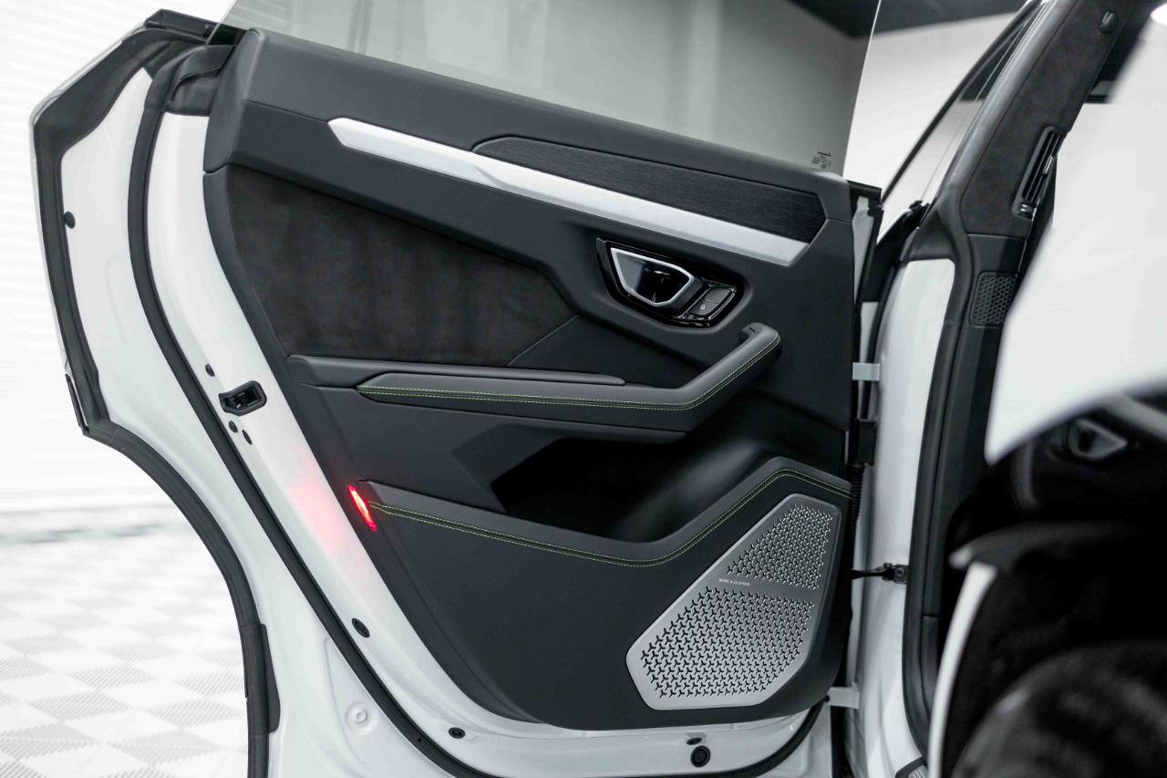 Lamborghini Urus Base 2020