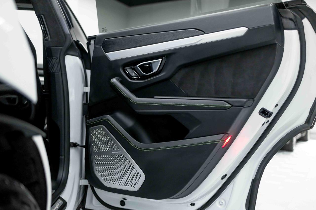 Lamborghini Urus Base 2020