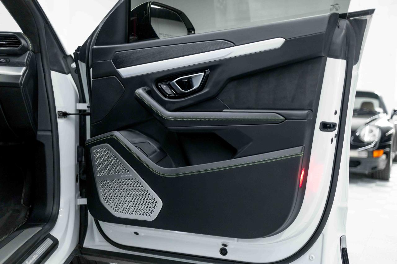 Lamborghini Urus Base 2020