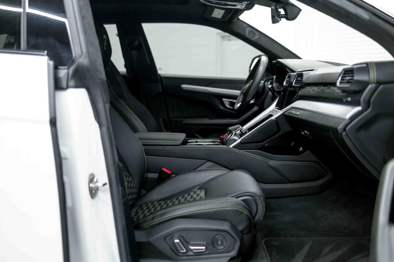 Lamborghini Urus Base 2020