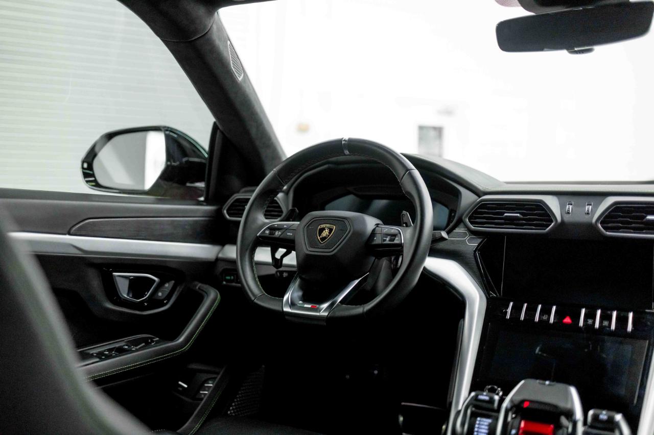 Lamborghini Urus Base 2020