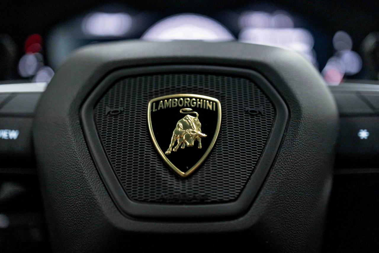 Lamborghini Urus Base 2020