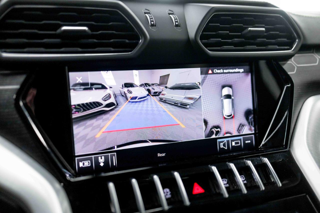 Lamborghini Urus Base 2020