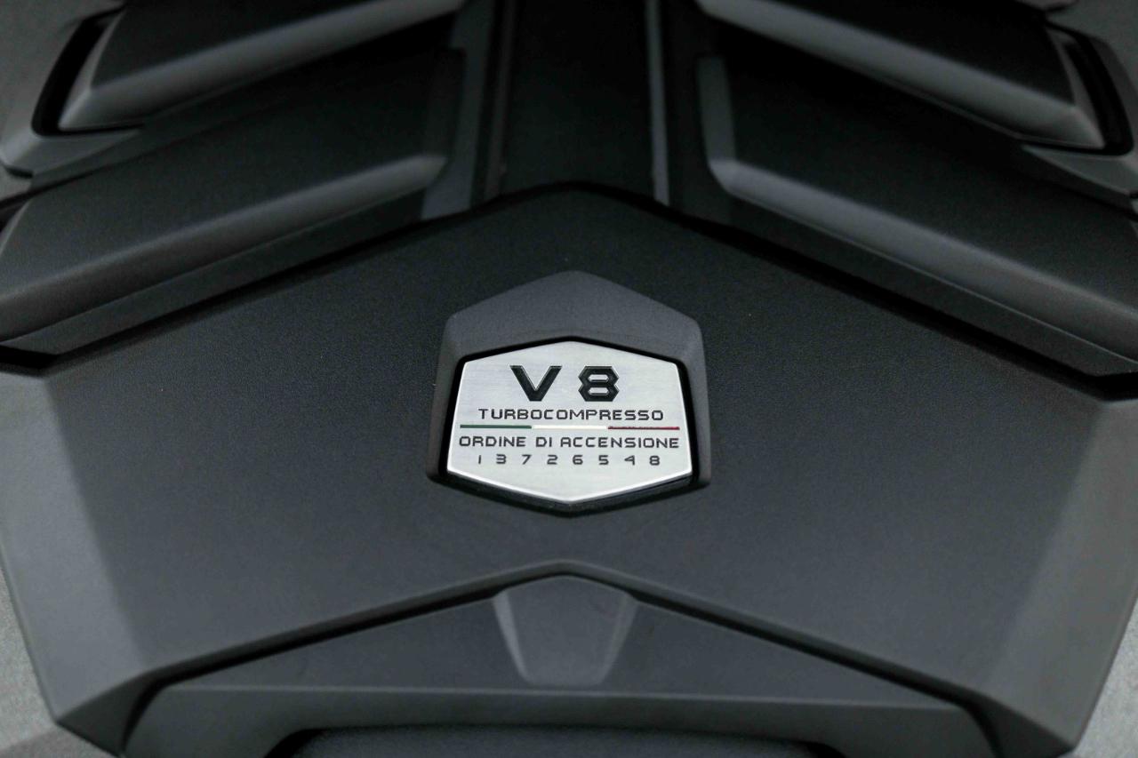 Lamborghini Urus Base 2020