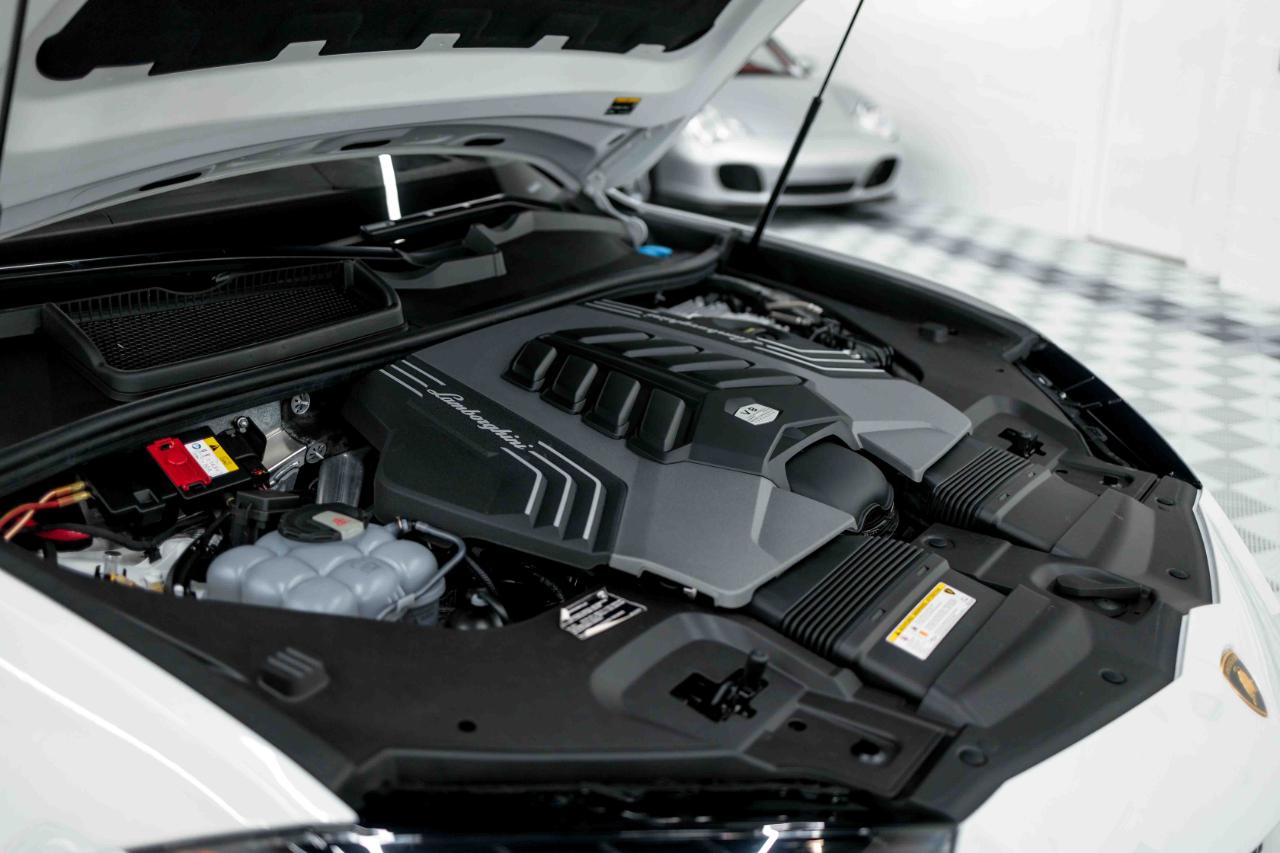 Lamborghini Urus Base 2020