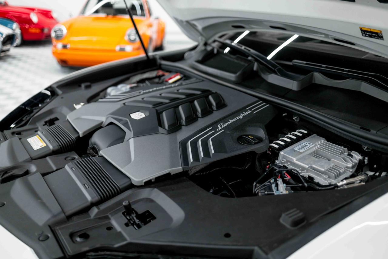 Lamborghini Urus Base 2020