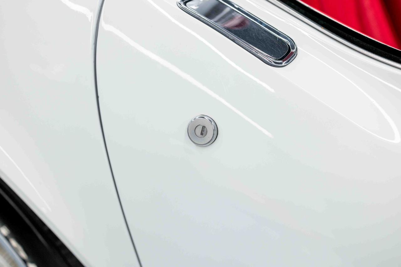 Chevrolet Corvette 2dr Coupe 1971