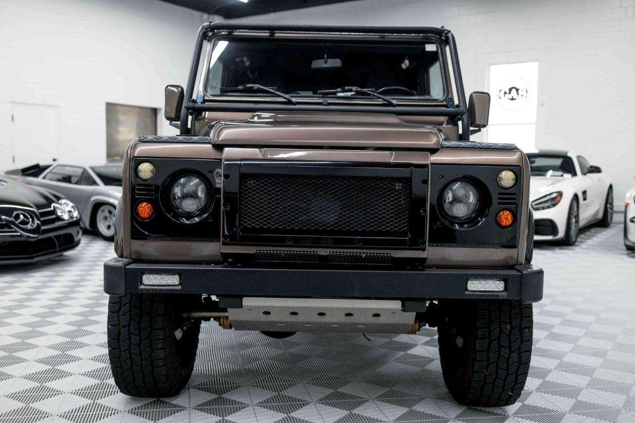Land Rover Defender 110  2021
