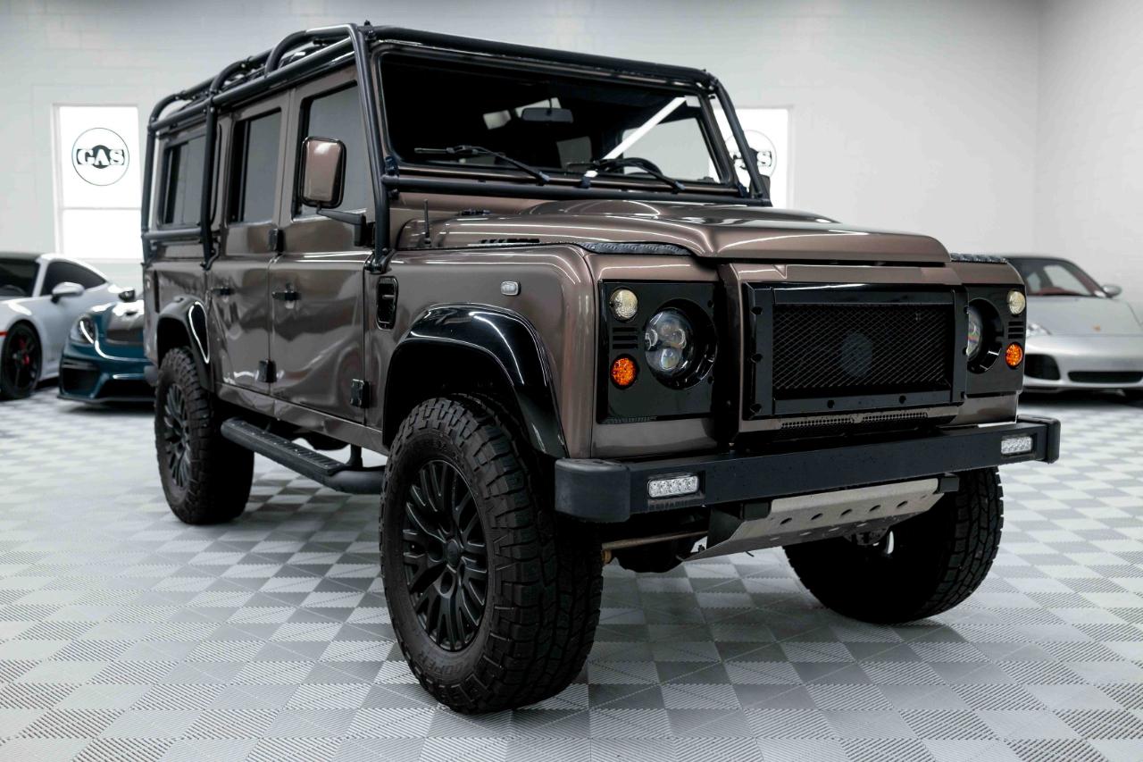 Land Rover Defender 110  2021