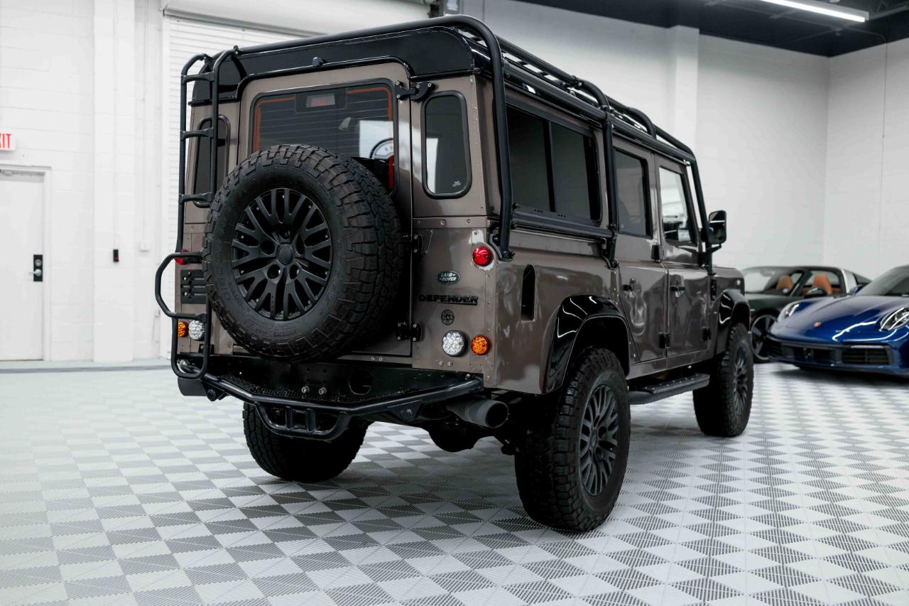 Land Rover Defender 110  2021
