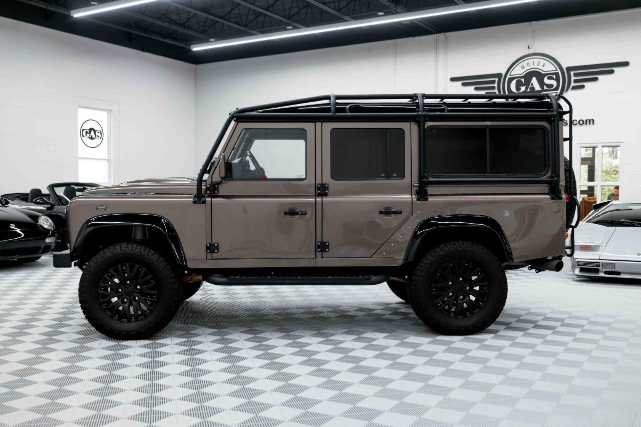 Land Rover Defender 110  2021