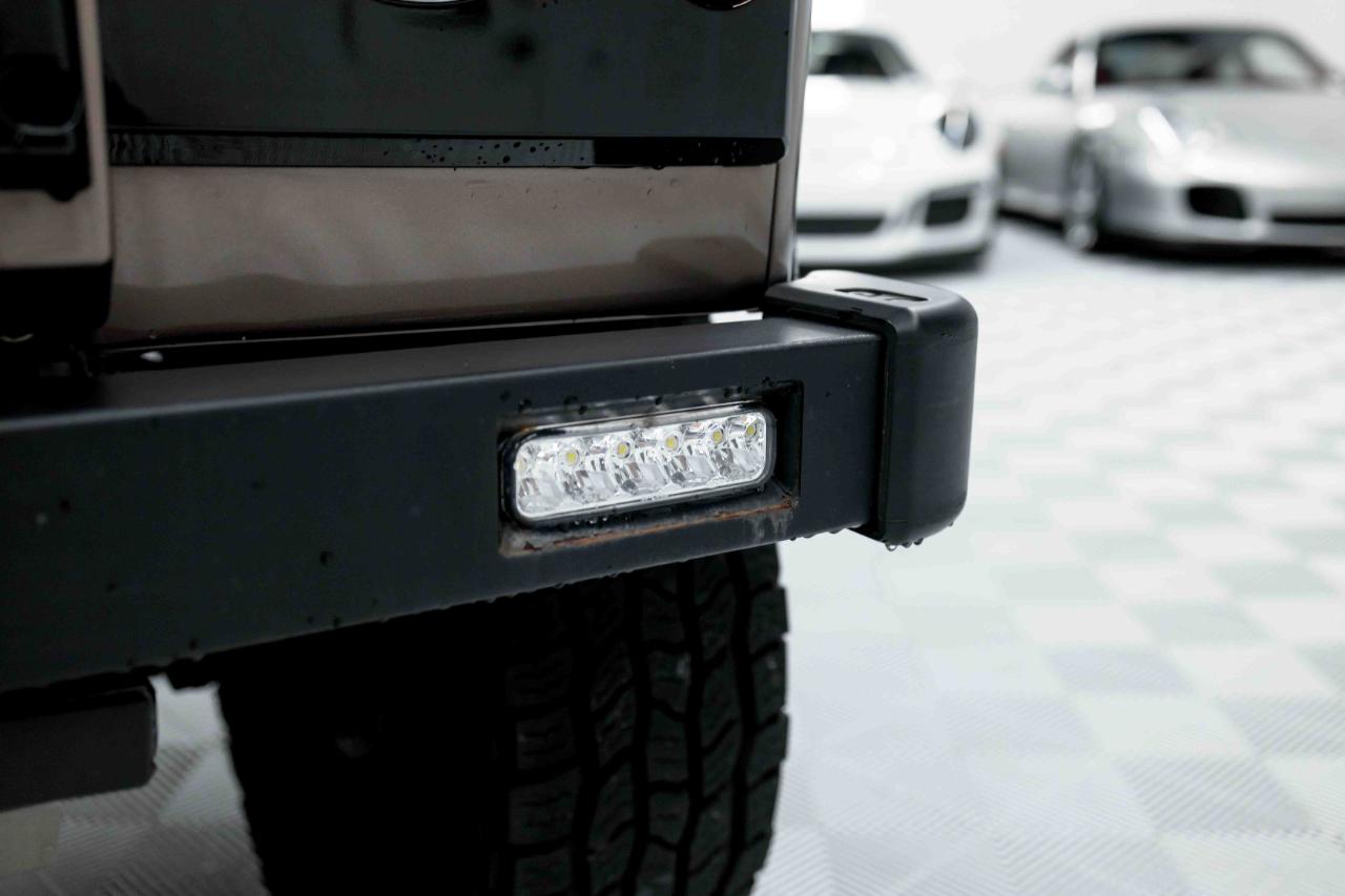 Land Rover Defender 110  2021