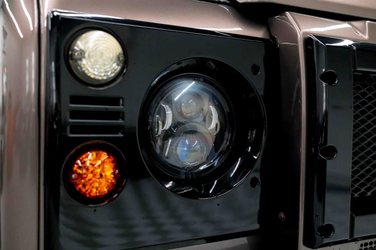 Land Rover Defender 110  2021